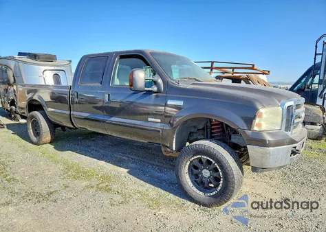 2005 Ford F350 Srw Super Duty z USA, uszkodzony, nr VIN 1FTWW31P05EC15068
